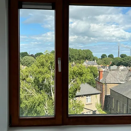 Newly Renovated D4 2bd The Aviva & Docklands